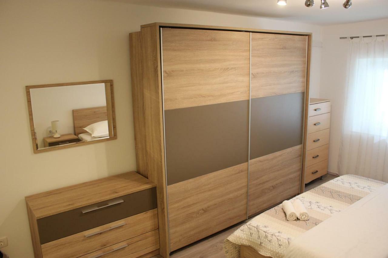 Apartman Tafra Omiš Exterior foto